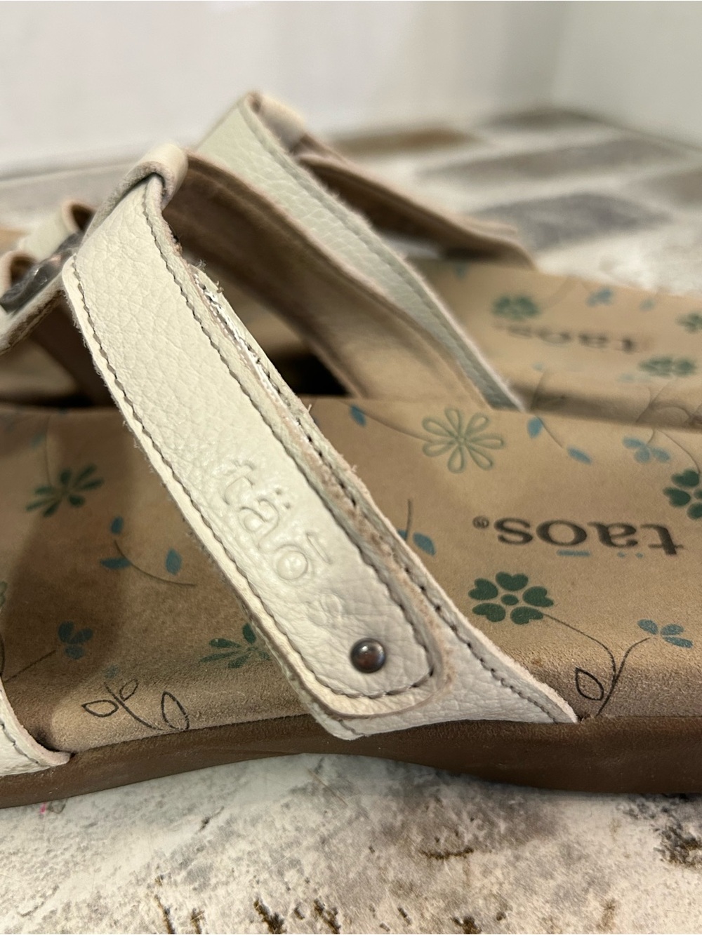 Taos Prize White Leather Triple-Strap Sandals with Decorative Medallions - Picture 4 of 9